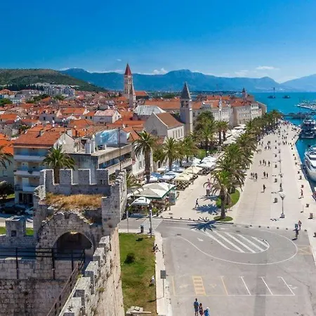 Orange Tree Garden Apartman