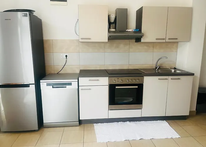 Orange Tree Garden 特罗吉尔